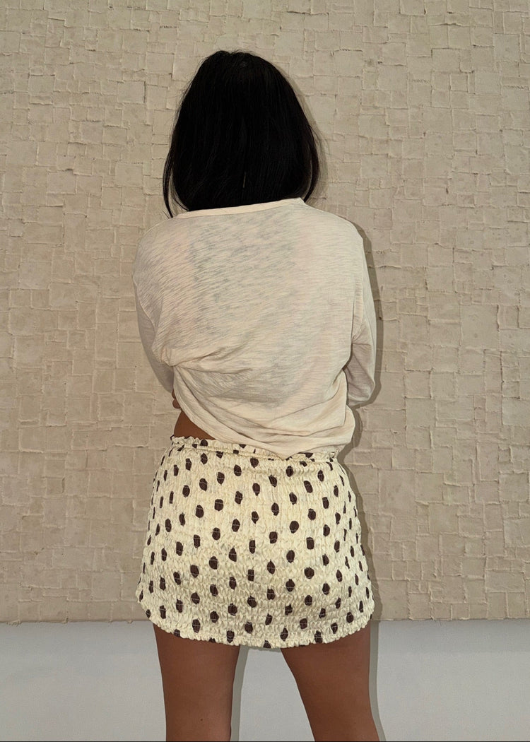 model wearing magic skort henna dot 